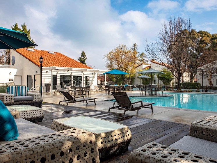 Vercanta Pleasanton | Pleasanton, CA | Poolside Lounge